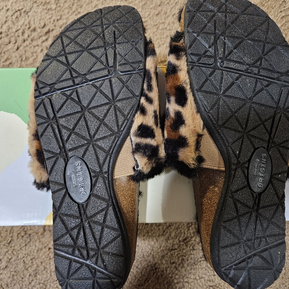 Slippers - Picture 4 of 7